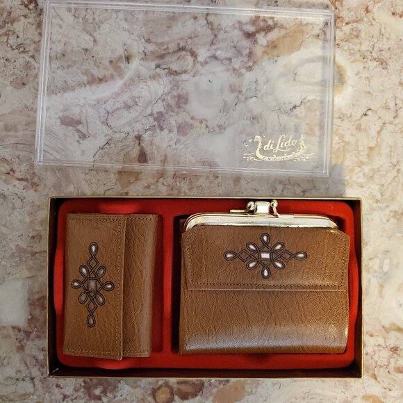 New in Box Vintage Di Lido Wallet w/Coin purse & Key case. Brown Malibu Cowhide - Picture 2 of 7